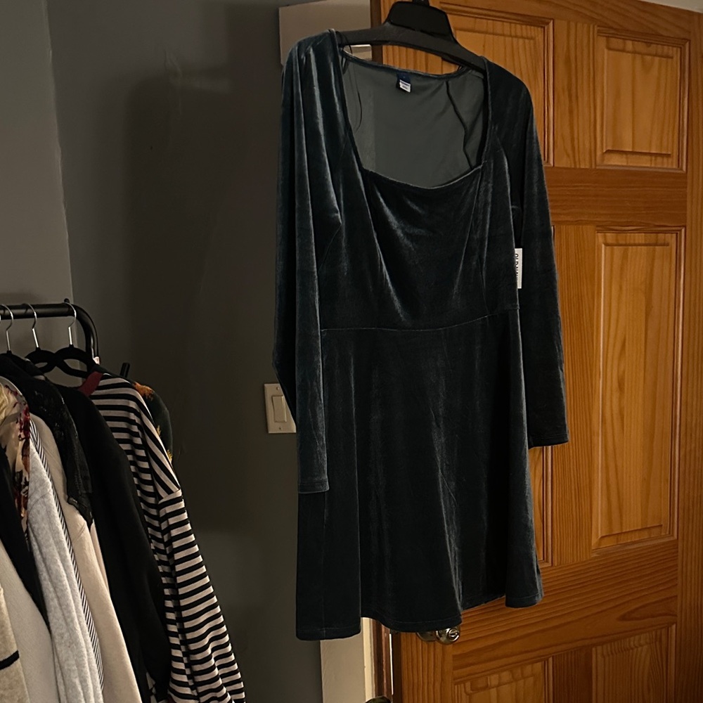 Elegant Velvet Green Dress